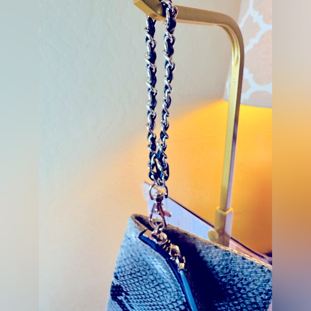 Henri Bendel Black and Gray Snakeskin Clutch w green inner lining 11” x 5” - Picture 13 of 14